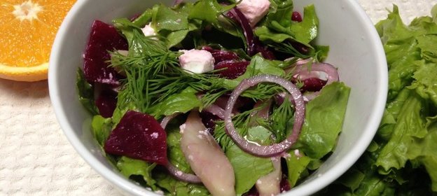 Салат со свеклой и селедкой