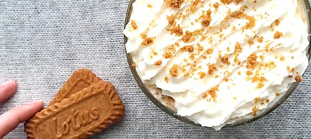 Кофе латте с пряничной пастой Biscoff