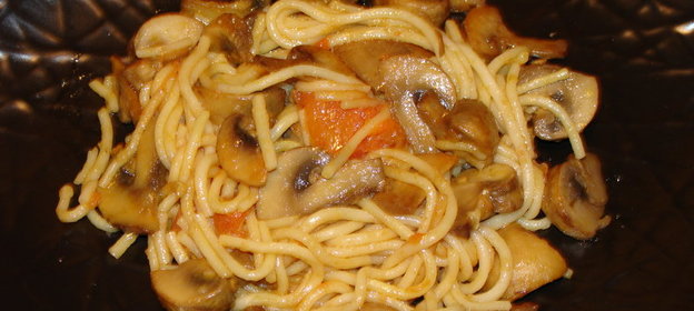 Рисовая лапша с шампиньонами