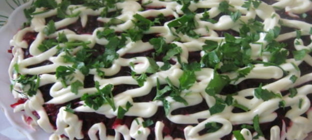 Салат из белокочанной и морской капусты