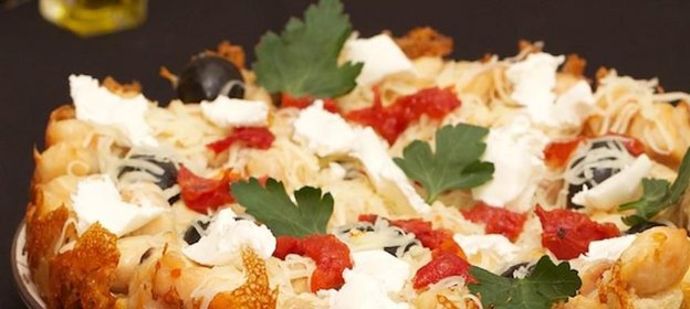 Куриная запеканка с сыром и чесночными гренками из мультиварки