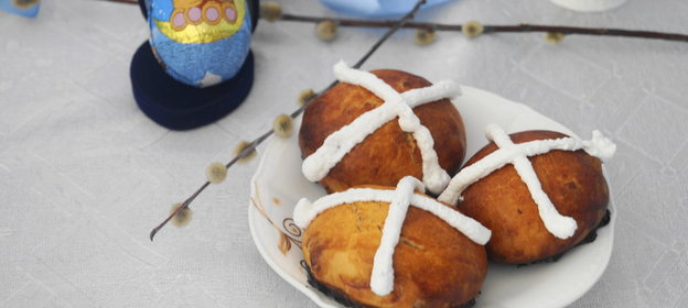 Крестовые булочки или Пасха в Англии