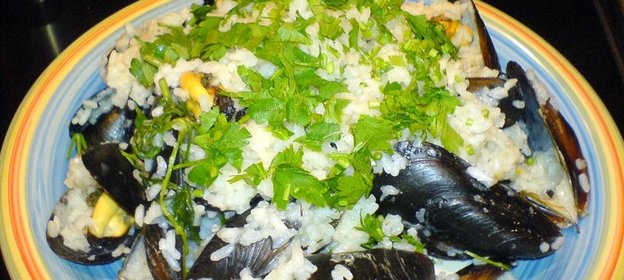 Мидии морские в ироническом рецепте с рисом и клипом