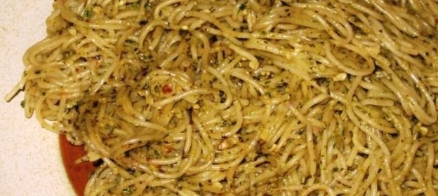 Спагетти волосы ангела с ореховым соусом песто