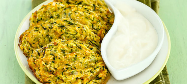 Овощные оладьи с фетой из духовки