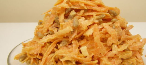 Салат из морепродуктов с физалисом