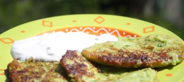 Весенние кабачковые оладьи с сыром сулугуни Самые любимые