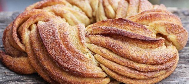 булочка с корицей