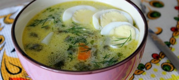 Зеленые летние щи со сметаной