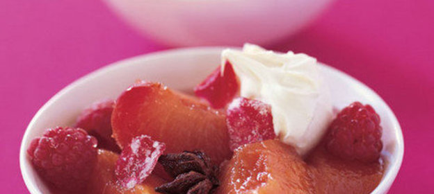 Фруктовое ассорти в коричном сиропе