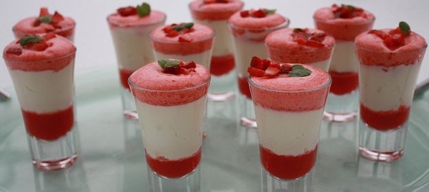 Клубничное пюре с шоколадом