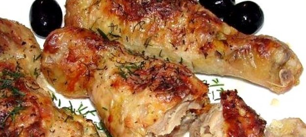 Фаршированные куриные ножки с консервированным горошком