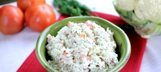 Салат из цветной капусты и помидоров