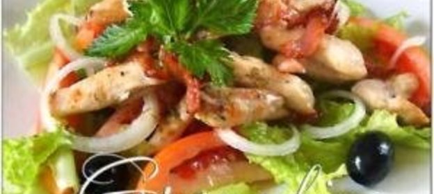 Салат с курой и беконом