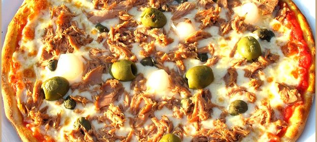 Пицца с тунцом