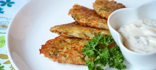 Овощные оладьи из топинамбура