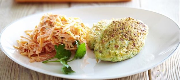 Котлеты из рыбы с морковным салатом