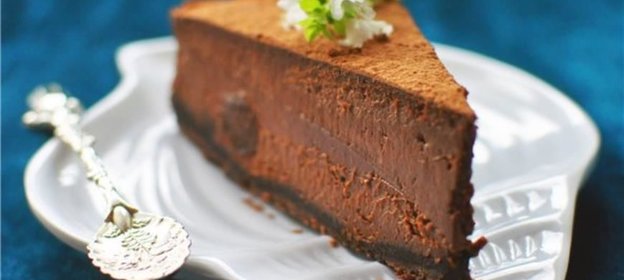 Чизкейк с шоколадом и черносливом
