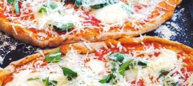 Пицца «Маргарита» на тонком тесте