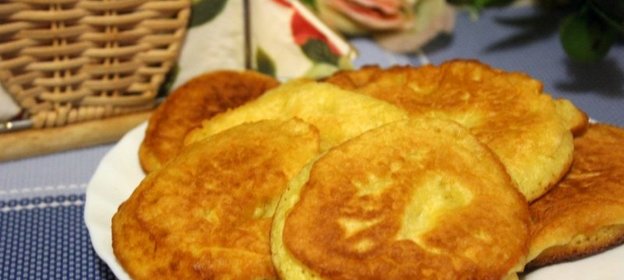 Пшенично - кукурузные оладьи на кефире