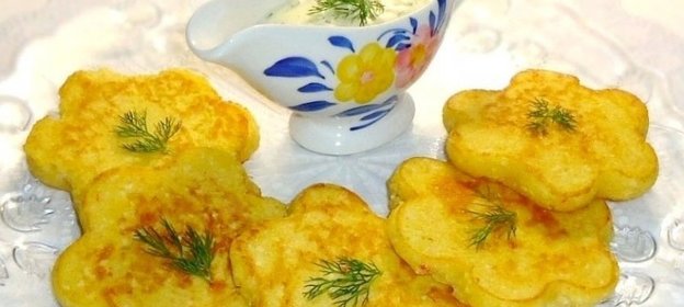 Кукурузные оладьи с крабовыми палочками + сырный соус